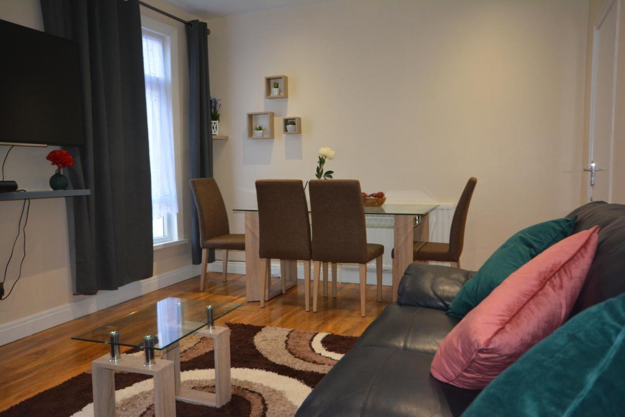 London Modern 4 Bedroom Apartment מראה חיצוני תמונה