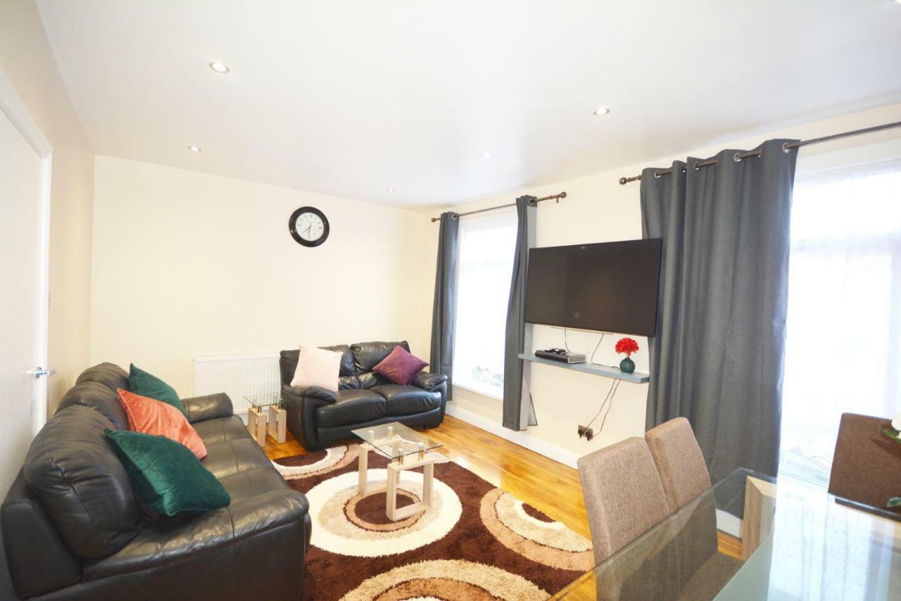 London Modern 4 Bedroom Apartment מראה חיצוני תמונה