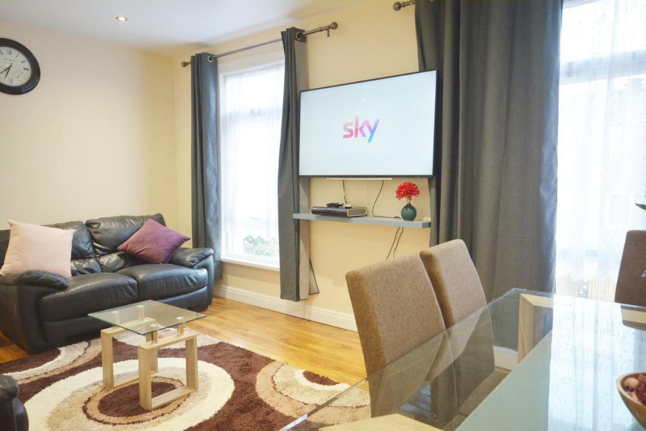 London Modern 4 Bedroom Apartment מראה חיצוני תמונה
