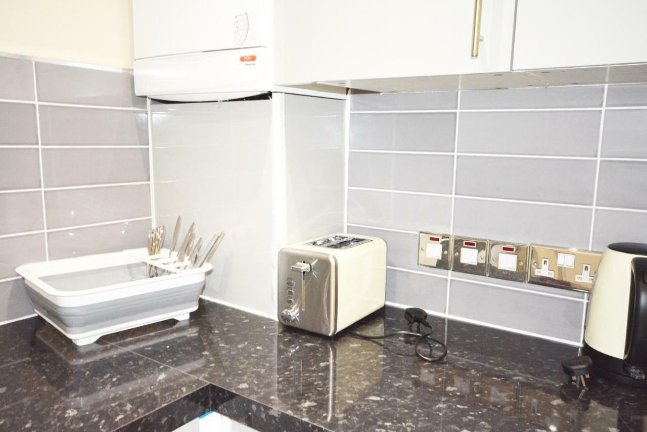 London Modern 4 Bedroom Apartment מראה חיצוני תמונה