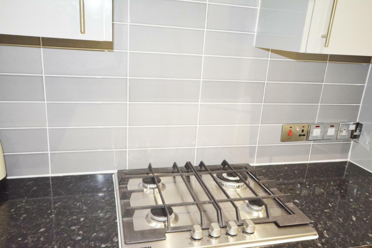 London Modern 4 Bedroom Apartment מראה חיצוני תמונה
