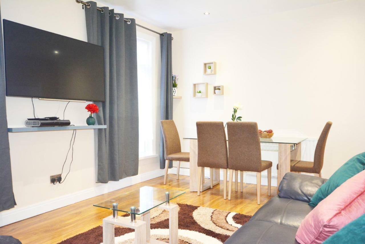 London Modern 4 Bedroom Apartment מראה חיצוני תמונה