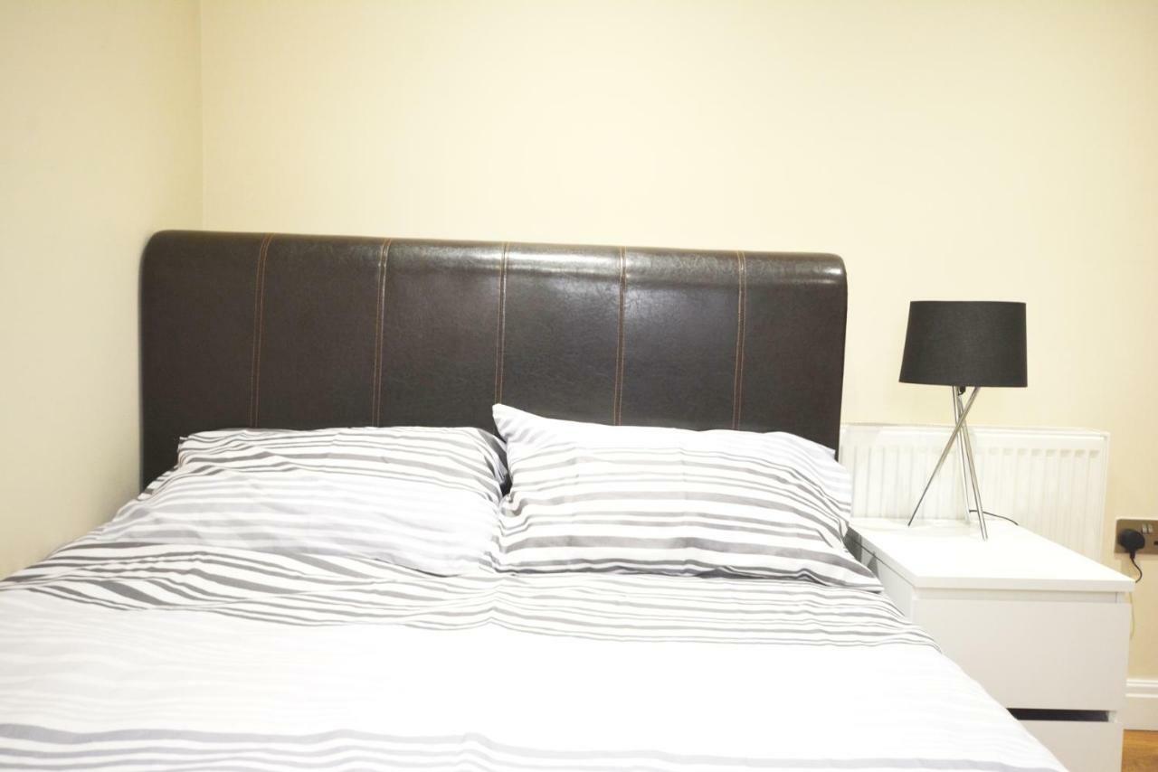 London Modern 4 Bedroom Apartment מראה חיצוני תמונה