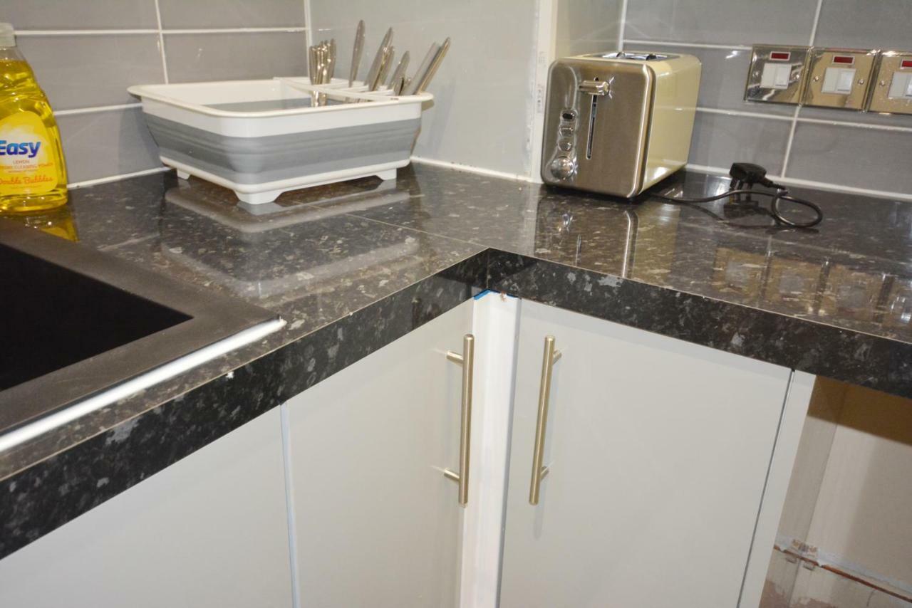 London Modern 4 Bedroom Apartment מראה חיצוני תמונה